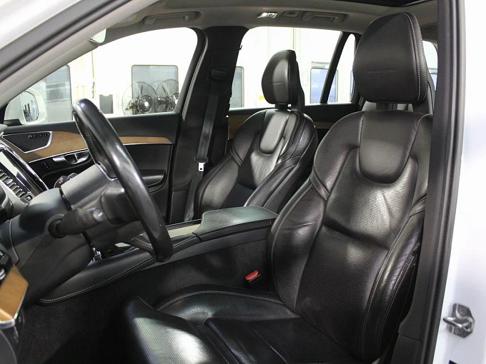 Volvo XC90 2016 2.0d AT 4WD (5 мест) (235 л.с.) фото 12