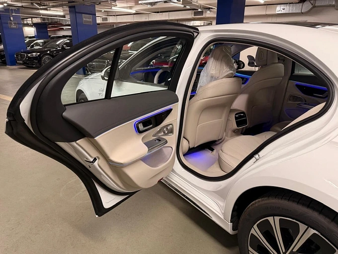 Mercedes-Benz E-Класс Белый Non metallic фото 21