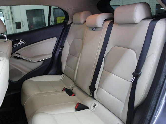 Mercedes-Benz GLA 2014 250 2.0 AMT 4Matic (211 л.с.) фото 16