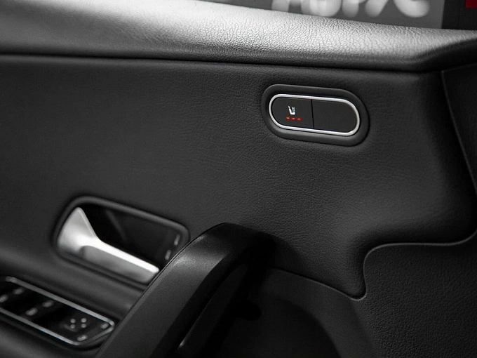 Mercedes-Benz A-Класс 2019 200 1.3 AMT (150 л.с.) фото 6