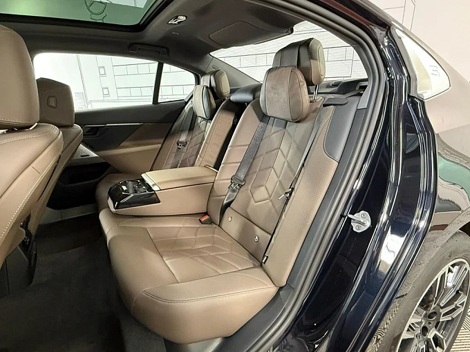 BMW 5 серии Черный Non metallic фото 14