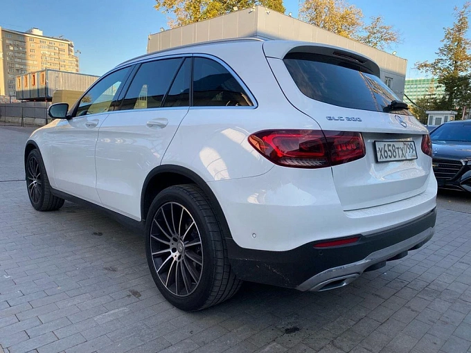 Mercedes-Benz GLC 2021 200 2.0 AT 4Matic (197 л.с.) фото 10
