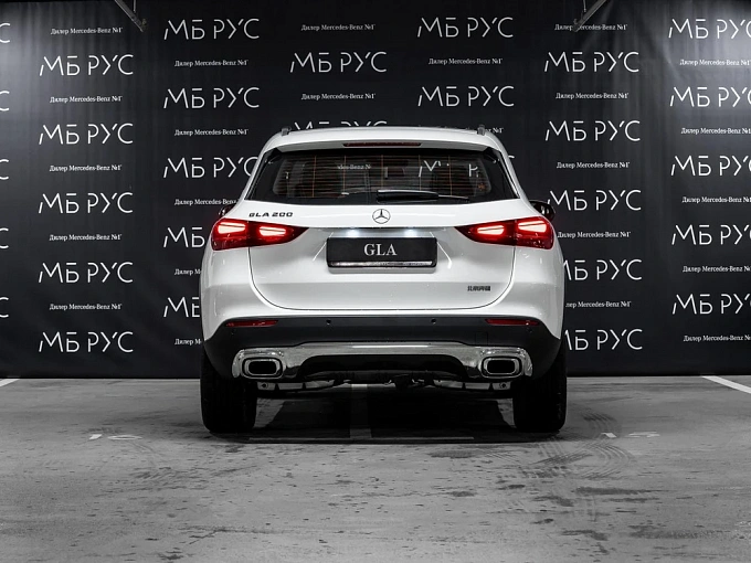 Mercedes-Benz GLA Белый Non metallic фото 4