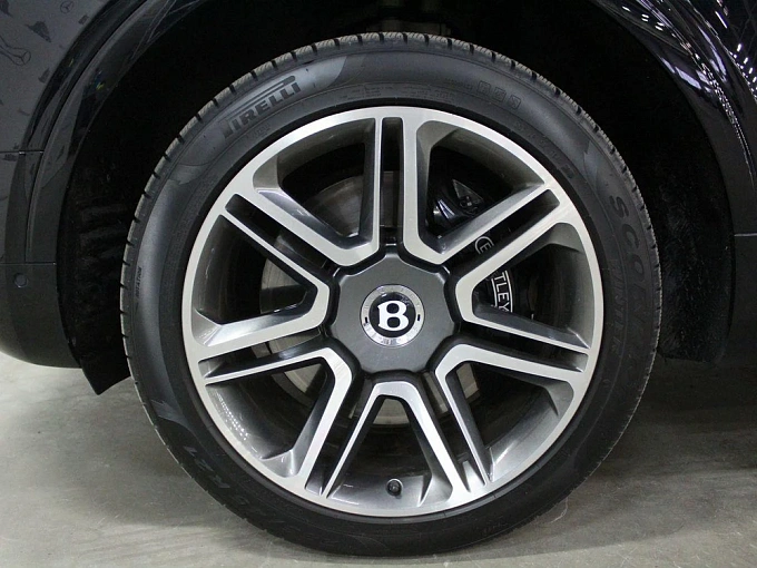 Bentley Bentayga 2017 6.0 AT 4WD (608 л.с.) фото 19