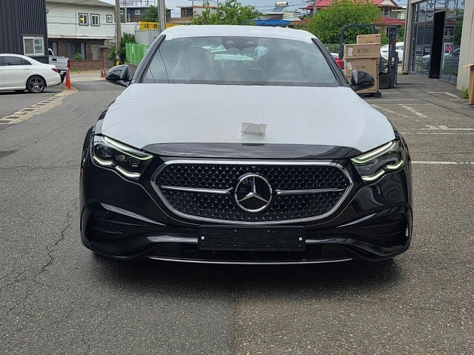 Mercedes-Benz E-Класс Серый Non metallic фото 1