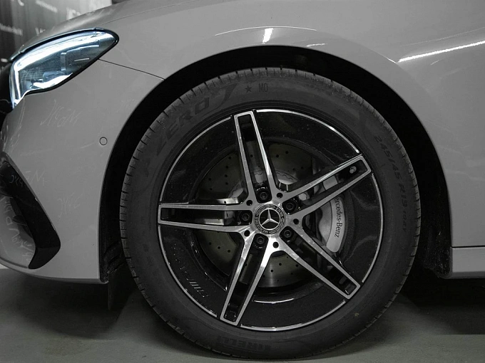Mercedes-Benz E-Класс Серый Non metallic фото 14