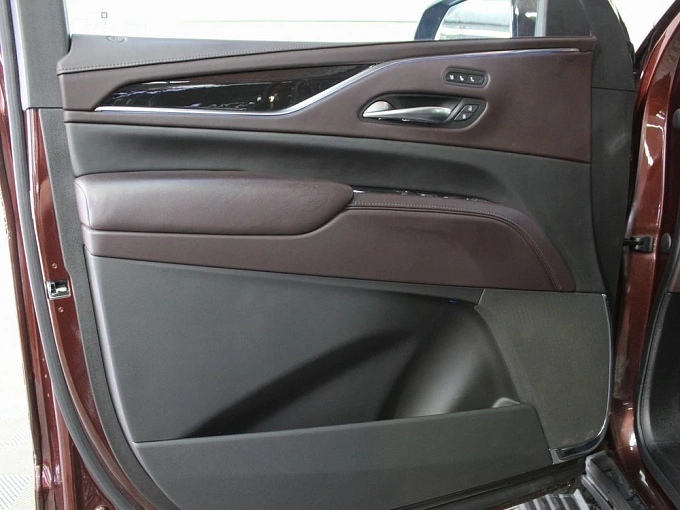 Cadillac Escalade 2022 6.2 AT 4WD (416 л.с.) фото 22