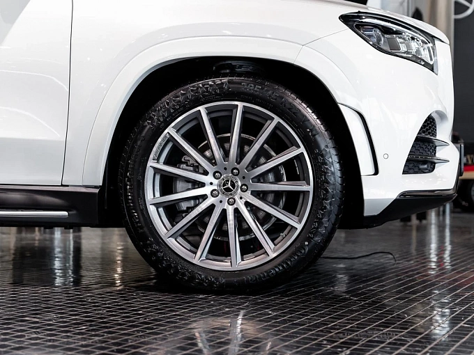 Mercedes-Benz GLS Белый Non metallic фото 14