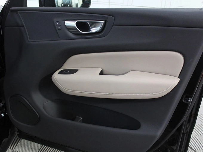Volvo XC60 2025 2.0 AT 4WD (250 л.с.) фото 29
