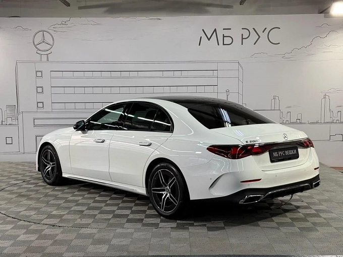 Mercedes-Benz E-Класс Белый Non metallic фото 11