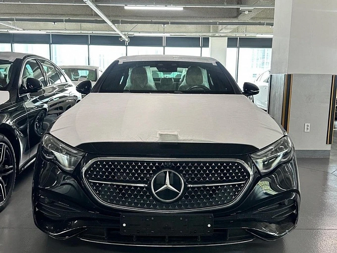 Mercedes-Benz E-Класс Черный Non metallic фото 1