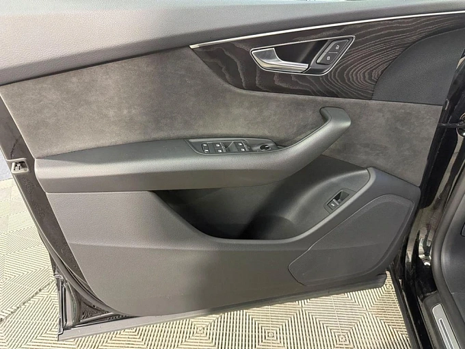 Audi Q8 2021 3.0d AT 4WD (249 л.с.) фото 26