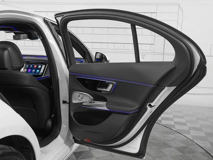 Mercedes-Benz E-Класс Белый Non metallic фото 31