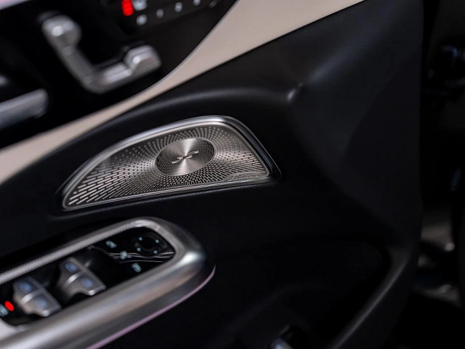 Mercedes-Benz E-Класс Черный Non metallic фото 15
