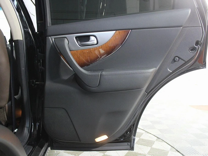 Infiniti QX70 2016 3.7 AT 4WD (333 л.с.) фото 29