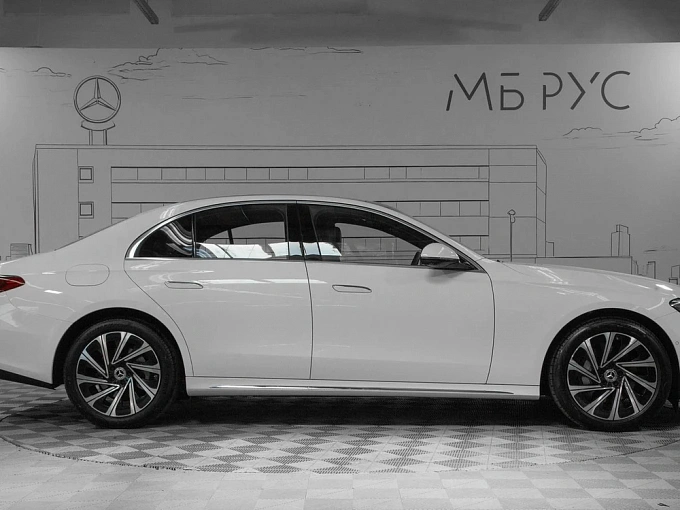 Mercedes-Benz E-Класс Белый Non metallic фото 6