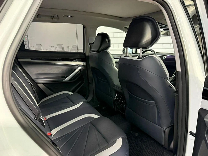 Geely Atlas 2024 2.0 AT 4WD (200 л.с.) фото 16