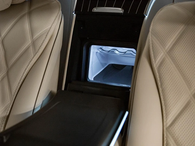 Mercedes-Benz Maybach S-Класс Черный Non metallic фото 36