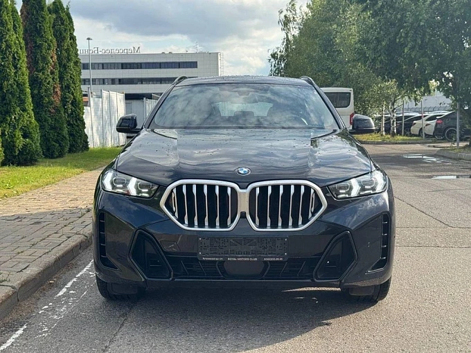 BMW X6 2023 3.0 AT 4WD (381 л.с.) фото 8