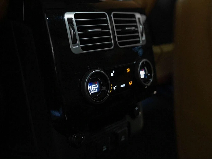 Land Rover Range Rover 2019 5.0 AT 4WD (525 л.с.) фото 27