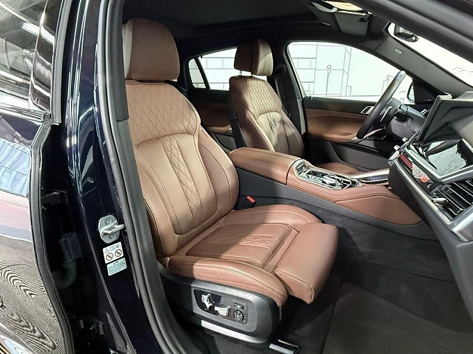 BMW X6 2024 3.0 AT 4WD (381 л.с.) фото 13