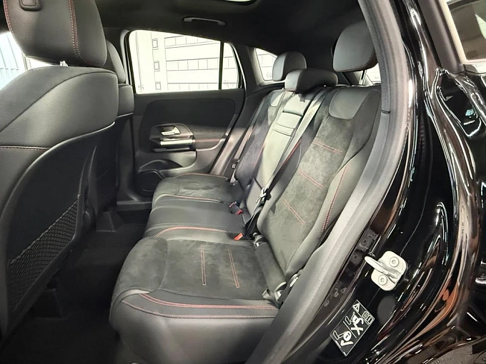 Mercedes-Benz GLA Черный Non metallic фото 3