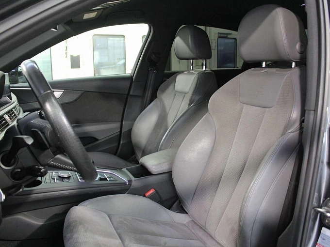Audi A4 2019 2.0d AMT 4WD (190 л.с.) фото 12