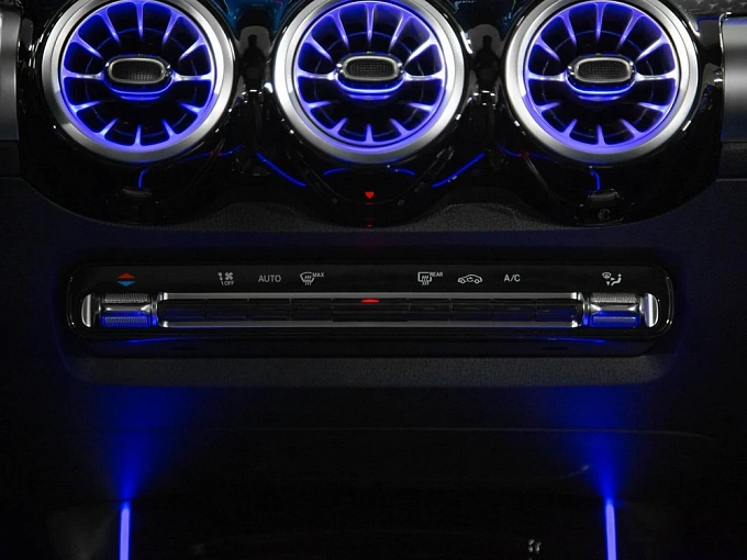 Mercedes-Benz GLB Белый Non metallic фото 18