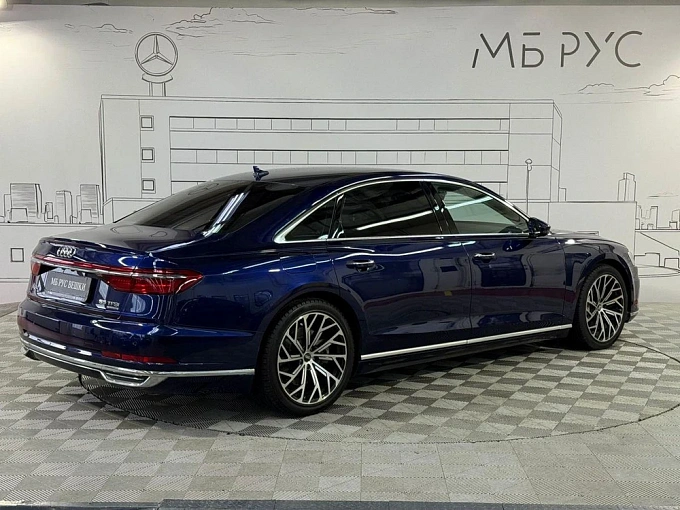 Audi A8 2018 3.0 AT 4WD (340 л.с.) фото 10