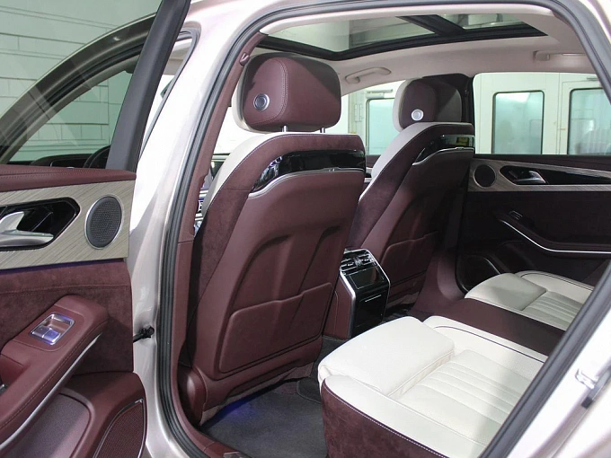 Hongqi H9 2023 2.0 AMT (245 л.с.) фото 15