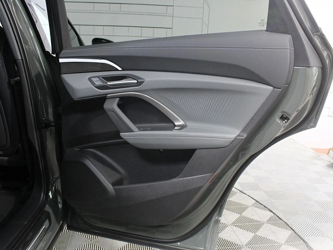 Audi Q5 Зеленый Non metallic фото 29