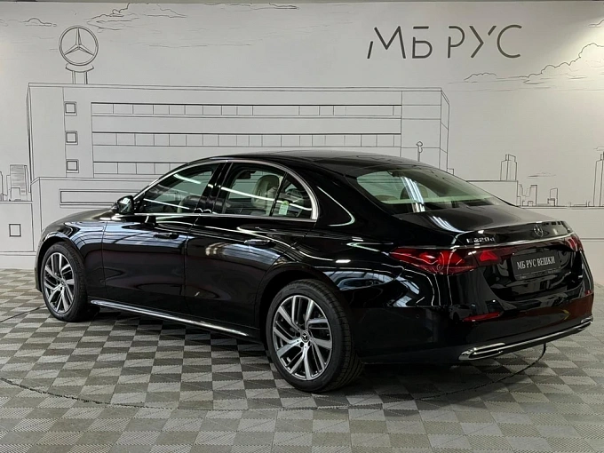 Mercedes-Benz E-Класс Черный Non metallic фото 4